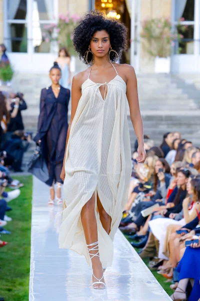 Look 28